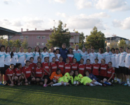 Kadn antrenrler iin UEFA B lisans kursu devam ediyor