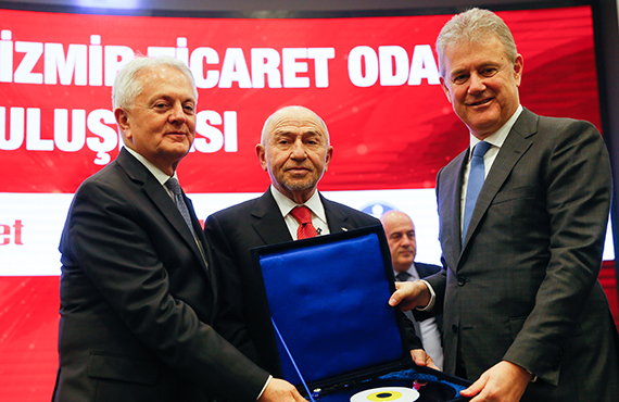 TFF Bakan Nihat zdemir, zmir'de panele katld