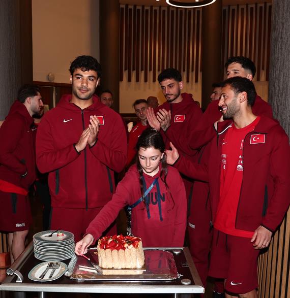 Orjinal boyutlar� i�in t�klay�n�z