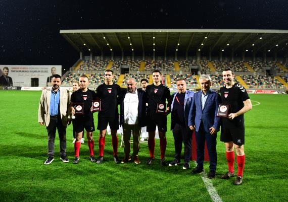 Orjinal boyutlar� i�in t�klay�n�z