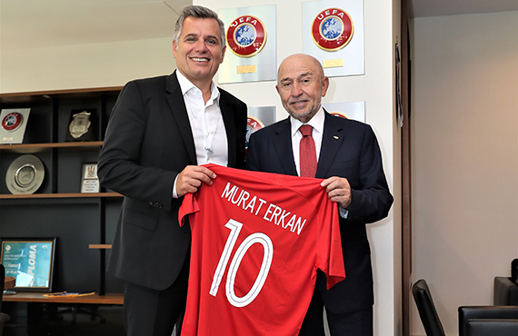Turkcell'den Nihat zdemir'e ziyaret