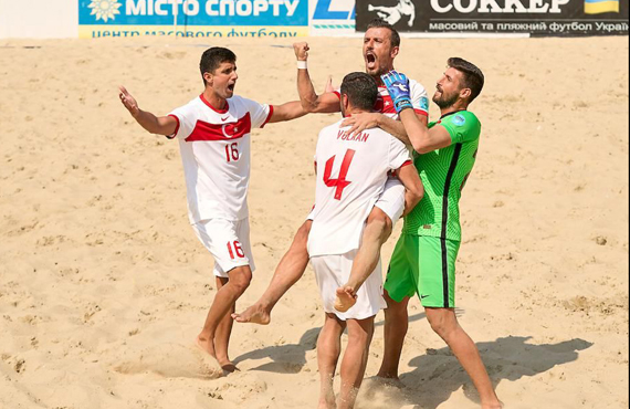 Plaj Futbolu Milli Takmmz, BAE'yi 5-3 malup etti