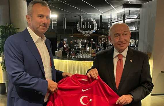 Türkiye-Karada resmi maç yemei düzenlendi