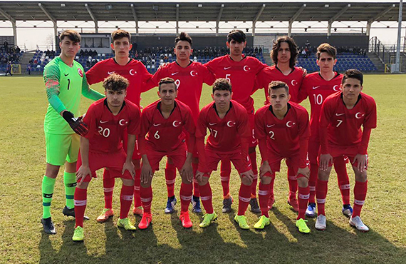 U16s beat Greece: 4-1