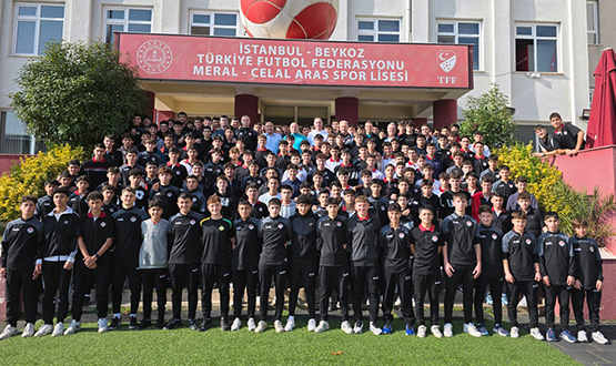 MHK Bakan Dr. Ferhat Gndodu'dan TFF Meral-Celal Aras Spor Lisesine Ziyaret