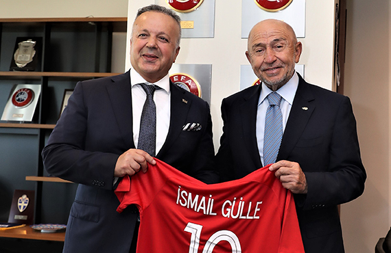 TM Bakan smail Glle, Nihat zdemir'i ziyaret etti