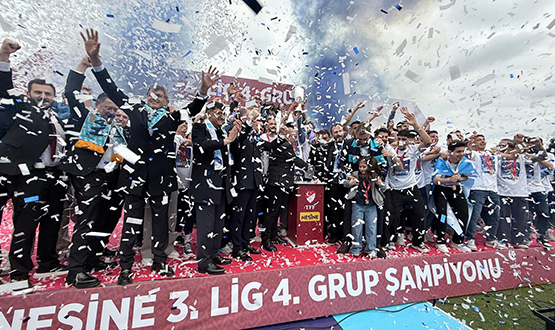 Nesine 2. Lig'e Y�kselen K�tahyaspor Futbol Spor Kul�b� Kupas�n� Ald�