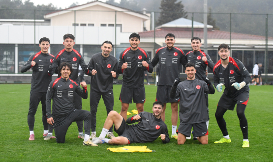 �mit Mill� Tak�m, Haz�rl�klar�n� Ya�mur Alt�nda S�rd�rd�