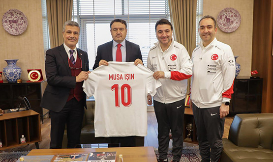 TFF Futbol Geli�im Direkt�rl���'nden K�tahya'da Yo�un Program