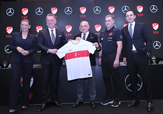 'Türkiye Futbol Milli Takımlar' Ana Sponsoru Mercedes Oldu