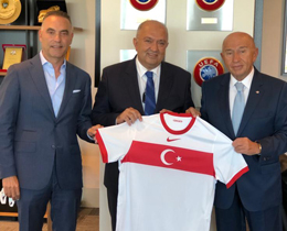 Gaziantep FK Bakan Aknaldan Özdemire ziyaret 