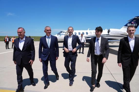 UEFA Başkanı Ceferin İstanbul'a geldi! 3f5389cbbf9d4d6cb0baf7d7d6247457 t
