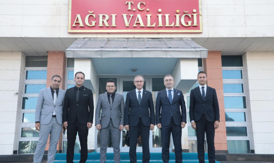 MHK Bakan Ahmet banolu, Ar'da Hakemlerle Bulutu