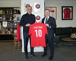 Cevdet Erkan, TFF Ba�kan� Hac�osmano�lu�nu Ziyaret Etti