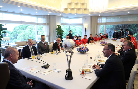 Cumhurbakan Erdoan, Ampute Futbol Milli Takm'n kabul etti