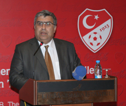 Ahmet Gvener, UEFA Hakem Konvansiyonu Panel yesi oldu