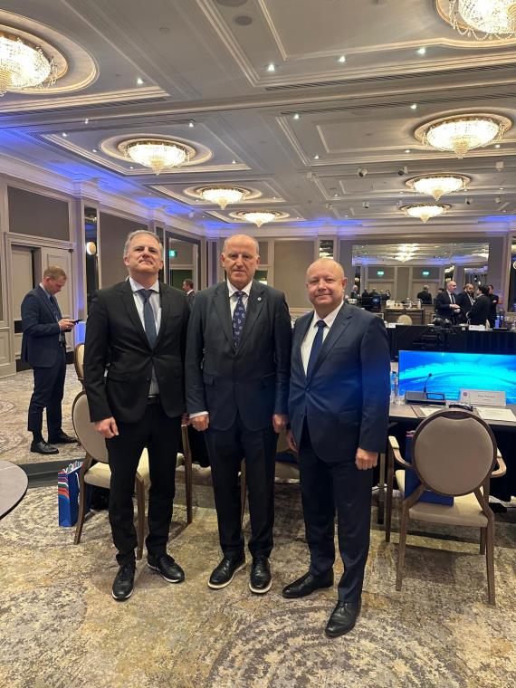 Orjinal boyutlar� i�in t�klay�n�z