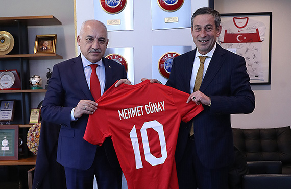 Mehmet Gnay, TFF Bakan Mehmet Bykeki'ye Ziyarette Bulundu