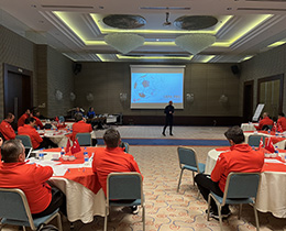 UEFA Pro Lisans Programnn nc Yz Yze Eitimi Antalyada Balad