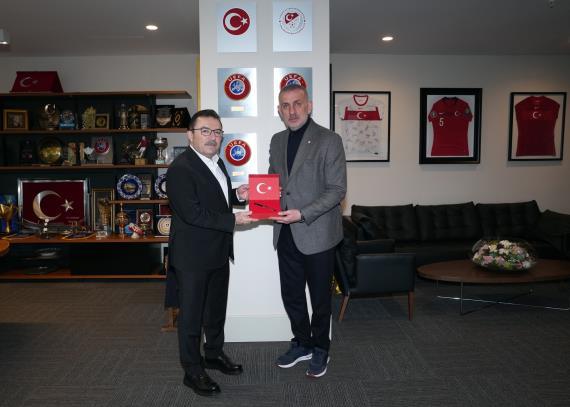 Orjinal boyutlar� i�in t�klay�n�z