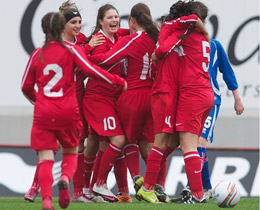Leyla Gngrs hat-trick bring a victory over Iceland: 3-1