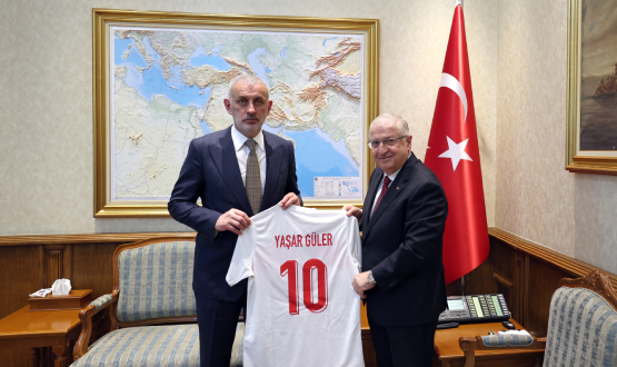 TFF Ba�kan� Hac�osmano�lu'ndan Mill� Savunma Bakan� G�ler'e Ziyaret