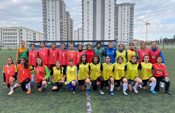 U15 ve U17 Kz Milli Takmlar blge semelerinin Adana etab tamamland