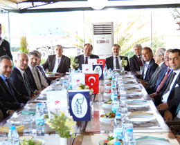 Akhisar Belediyespordan TFF onuruna yemek