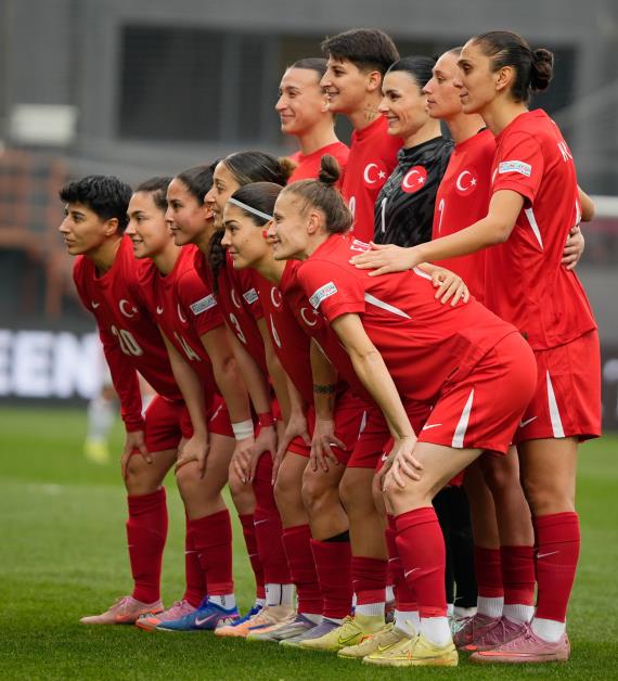 Orjinal boyutlar� i�in t�klay�n�z