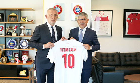 Turhar Kaar, TFF Bakan Hacosmanolu'nu Ziyaret Etti