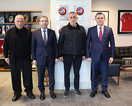 Mehmet Yldz ve Ahmet Cinden TFF Bakan Hacosmanoluna Ziyaret