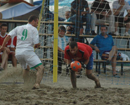 Garanti Plaj Futbolu Ligi Karasu etab ampiyonu Karasu Belediyesi