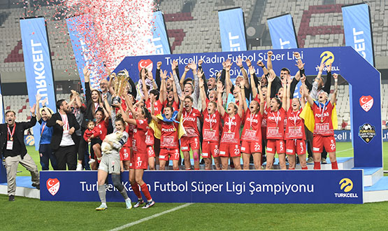 Turkcell Kadın Futbol Süper Ligi'nde Şampiyon Ankara Bş. Bld. Fomget