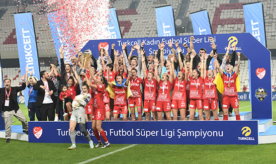 Turkcell Kadn Futbol Süper Ligi'nde ampiyon Ankara B. Bld. Fomget