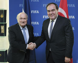 Bakan Demirren, FIFA Bakan Blatter ile bulutu