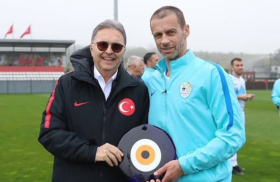 Aleksander Ceferin'den TFF Bakan Hsn Greli'ye ziyaret