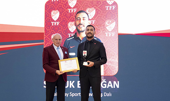 TMOK Fair Play Komisyonundan Sel�uk Erdo�an'a �d�l