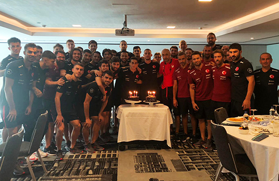 mit Milli Takm'da mer Faruk Beyaz'n doum gn kutland