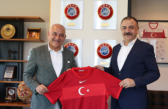 Turkuvaz Medya'dan Bakan Büyükeki'ye ziyaret