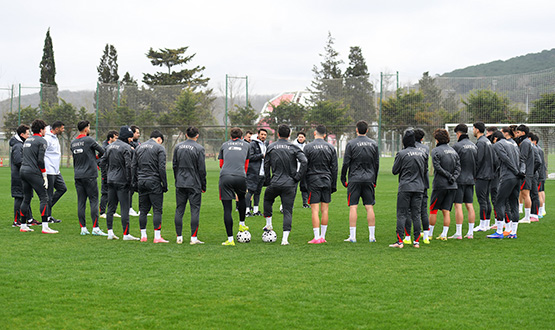 �mit Mill� Tak�m�m�z, H�rvatistan Ma�� Haz�rl�klar�n� Riva'da S�rd�r�yor