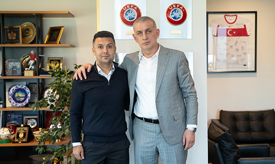 TFF Bakan Hacosmanolu, TFF Avrupa Direktr Batrk ile Grt