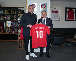Ahmet Nur �ebi�den, TFF Ba�kan� Hac�osmano�lu�na Ziyaret