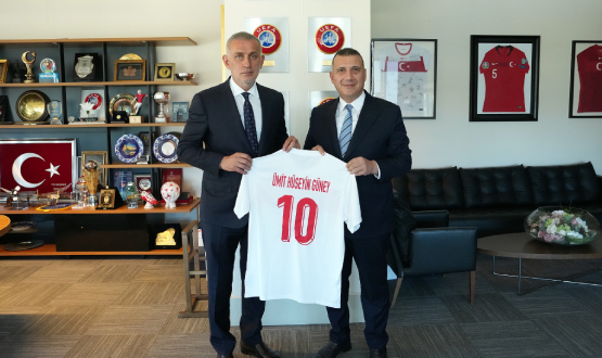 mit Hseyin Gney'den TFF Bakan Hacosmanolu'na Ziyaret