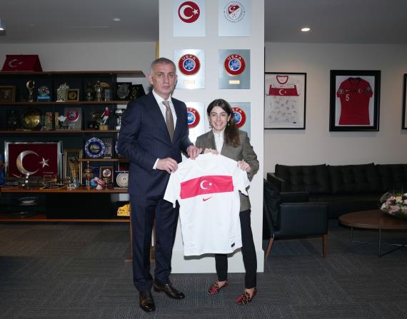 Orjinal boyutlar� i�in t�klay�n�z