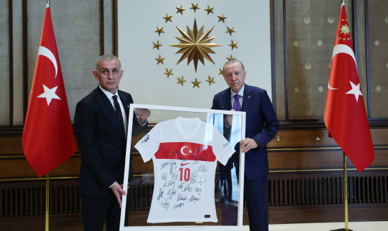 Cumhurba�kan�m�z Say�n Recep Tayyip Erdo�an'�n Do�um G�n�n� Kutlar�z