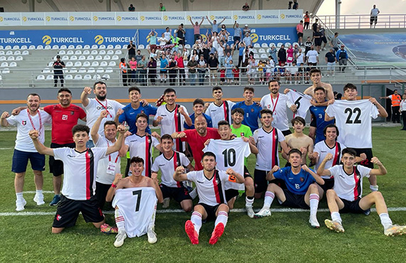 Blgesel Geliim U17 Ligi'nde Uak Spor ile Bursa Yldrm Spor finale ykseldi