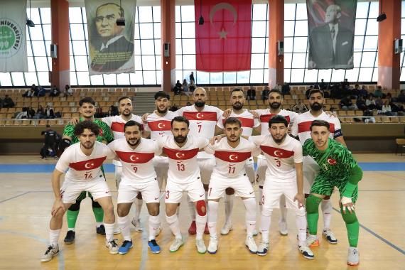 Orjinal boyutlar� i�in t�klay�n�z