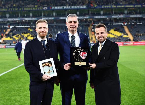 Orjinal boyutlar� i�in t�klay�n�z