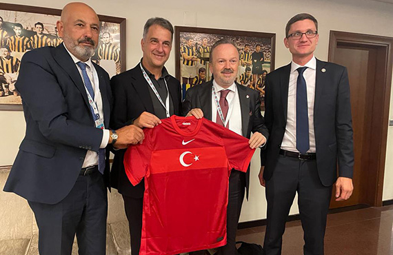 Yusuf Gnay, Michele Uva ve Mateusz Widlak ile bir araya geldi