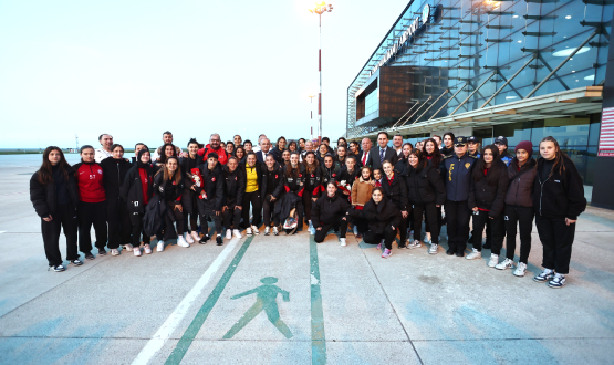 Kad�n A Mill� Tak�m�m�za Sinop'ta Co�kulu Kar��lama